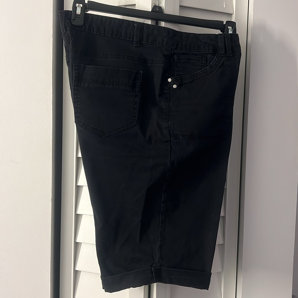 Black Bermuda Shorts Classic Style